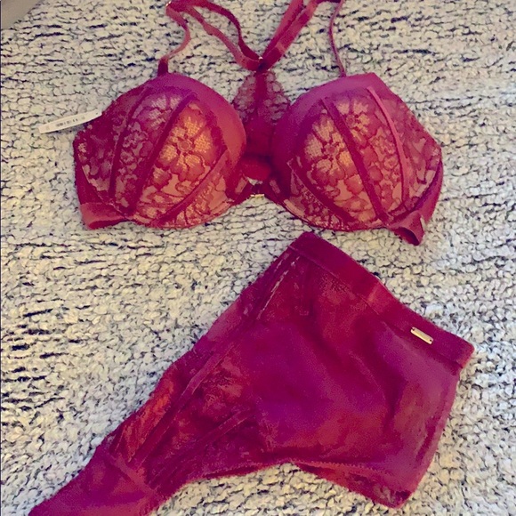 Adore me bra and panties set - Picture 2 of 4